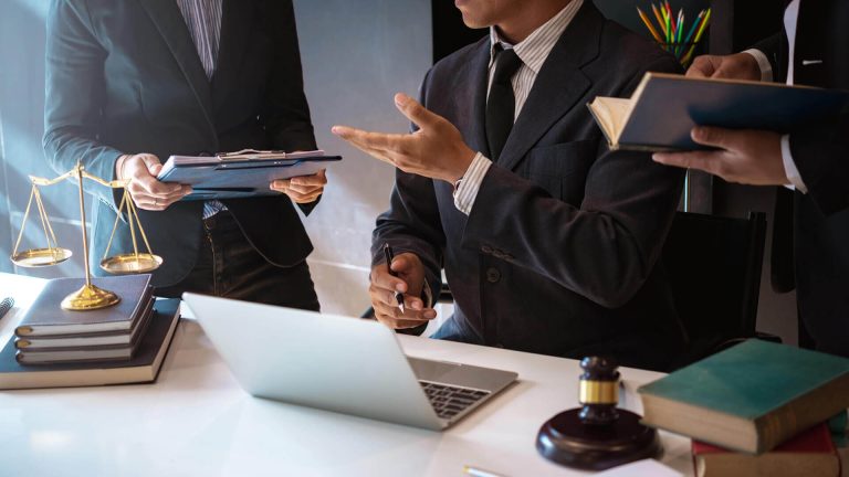 institutional or ad hoc arbitration